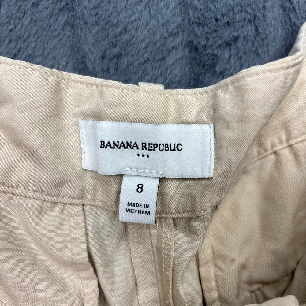 Banana Republic Womens Tan Beige Pleated Tencel Lyocell Shorts Size 8 High Rise